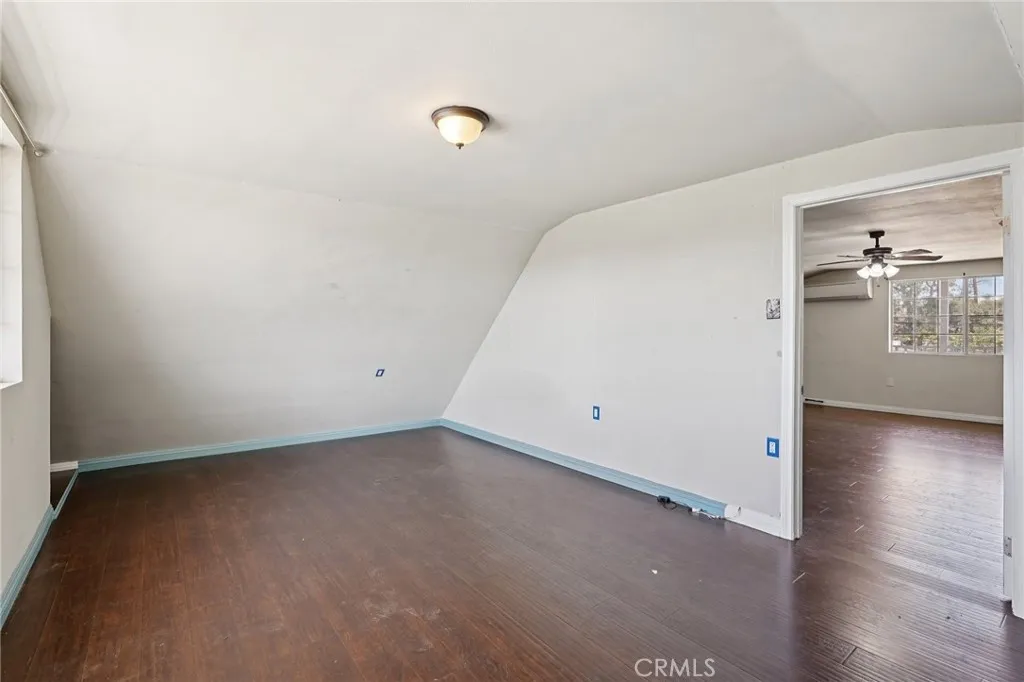 1211 E Leigh Court, Long Beach, California 90806 home-pic-28